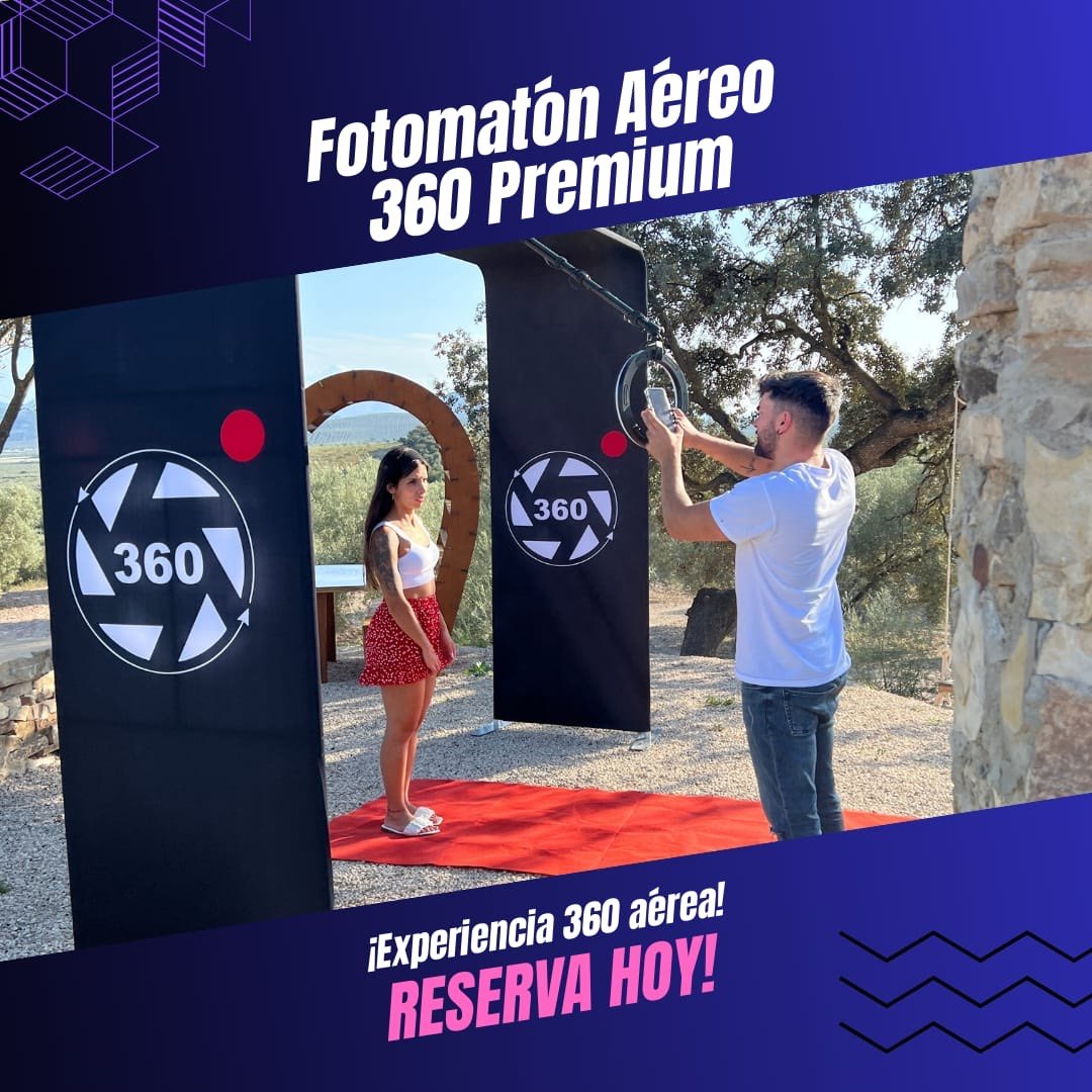 Fotomatón aéreo 360 de Snap360 El Poyo montado en un evento con invitados grabando